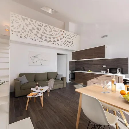 Luxury Jolara